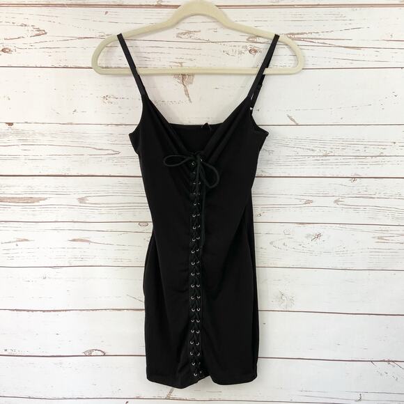 Elegant Black Lace-Up Dress - Picture 4 of 8